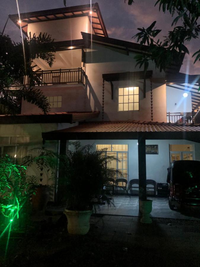 Hiriketiya New Radiant House Otel Dikwella Dış mekan fotoğraf