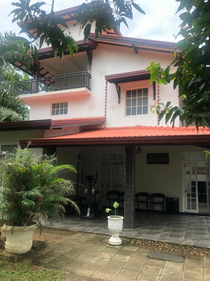 Hiriketiya New Radiant House Otel Dikwella Dış mekan fotoğraf