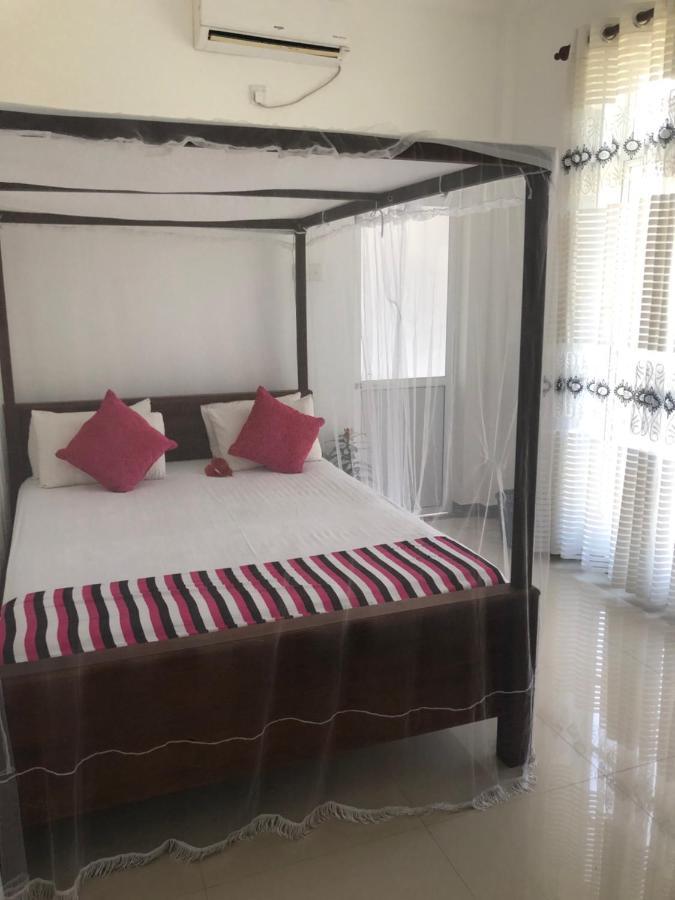 Hiriketiya New Radiant House Otel Dikwella Dış mekan fotoğraf