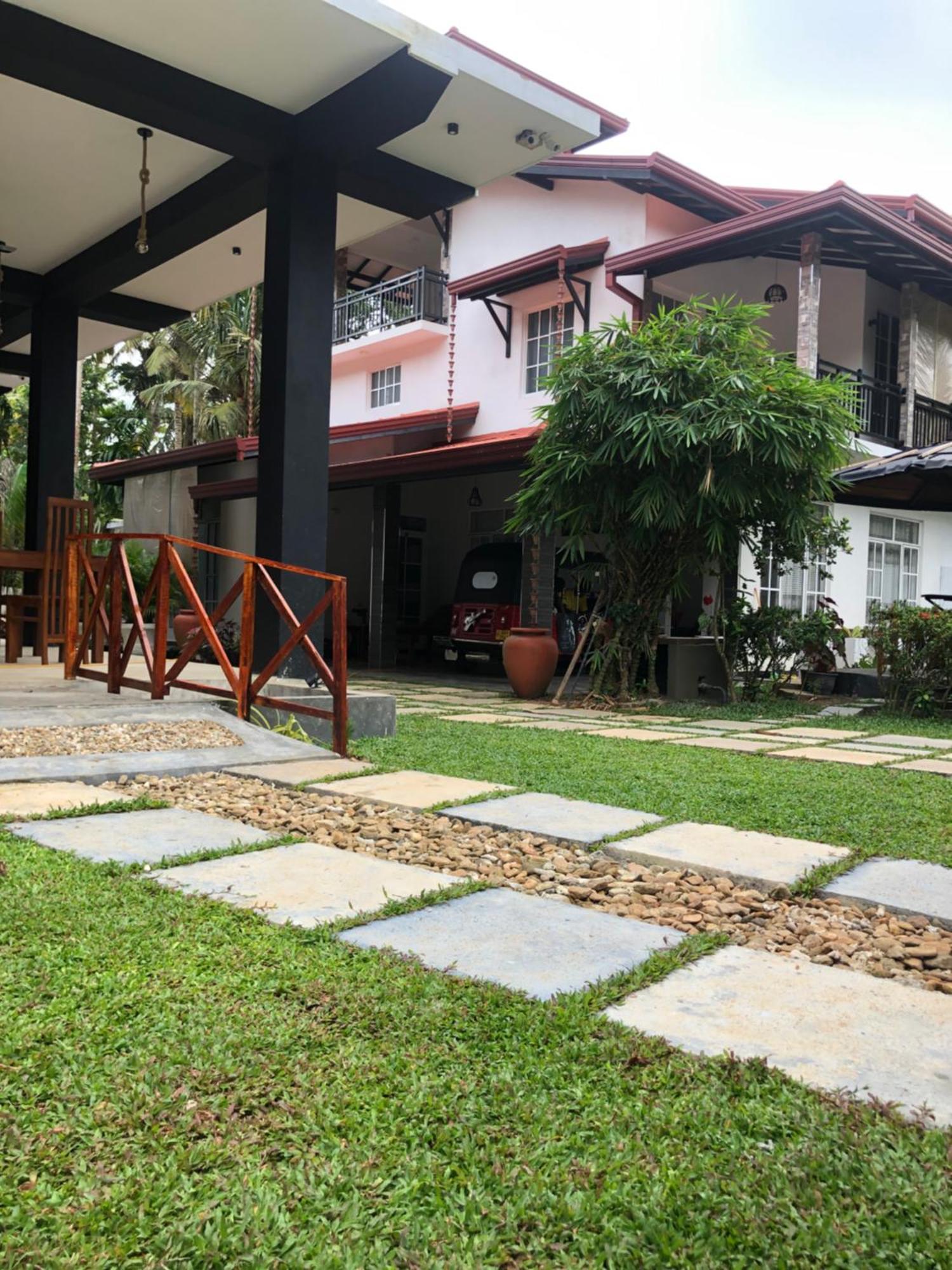Hiriketiya New Radiant House Otel Dikwella Dış mekan fotoğraf